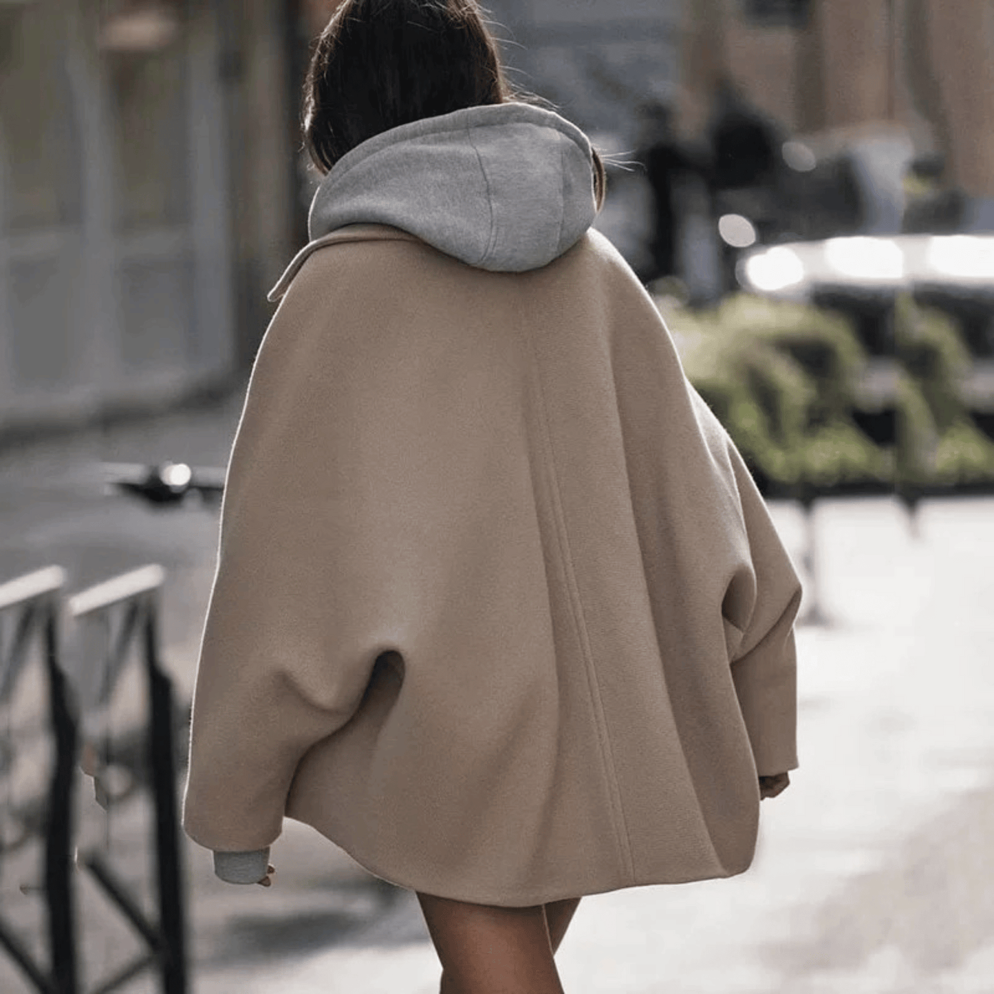 "Samira" Oversized Mantel