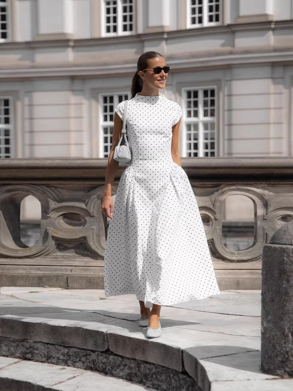 Polka Dot Cap Sleeve Midi Dress Schwarz 1